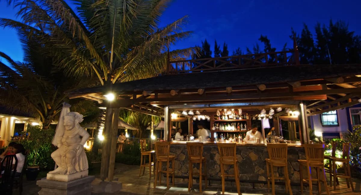 The Colonial Bar